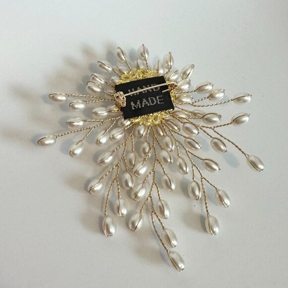 Handmade Gold Tone Wire French Style Faux Pearl Pin Brooch - Picture 6 of 7